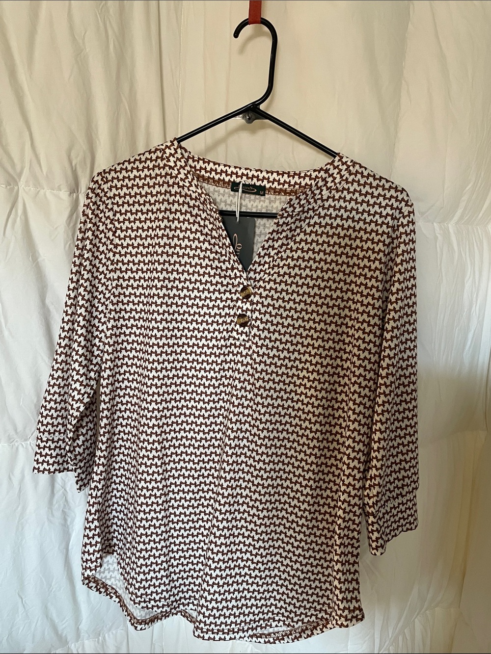 V-Neck Tunic Top, Brown & White pattern. NWT